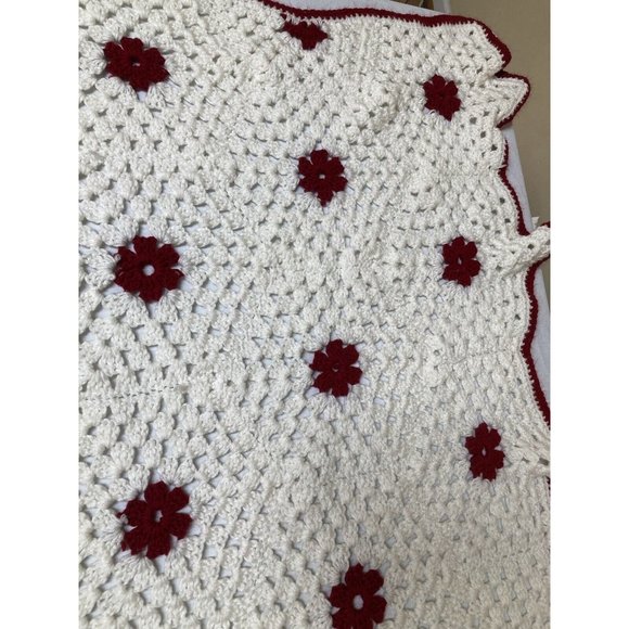 Vintage 52 x 38 Inch White and Red Floral Handmade Afghan Blanket - Picture 12 of 12